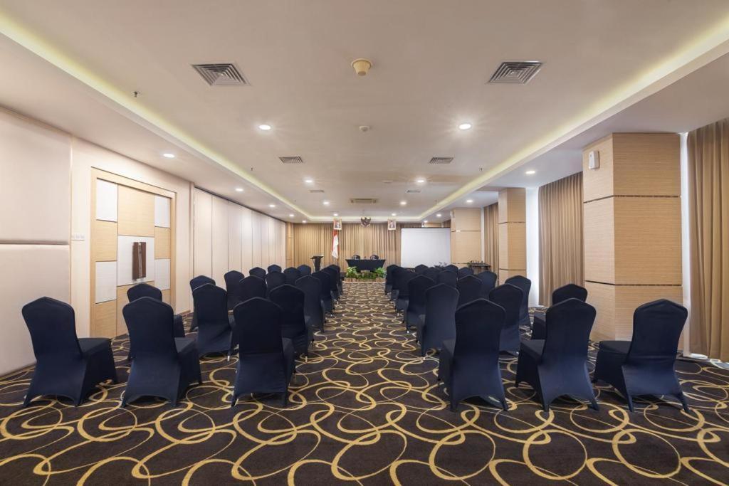 Quest Hotel Darmo - Surabaya By Aston Exteriör bild