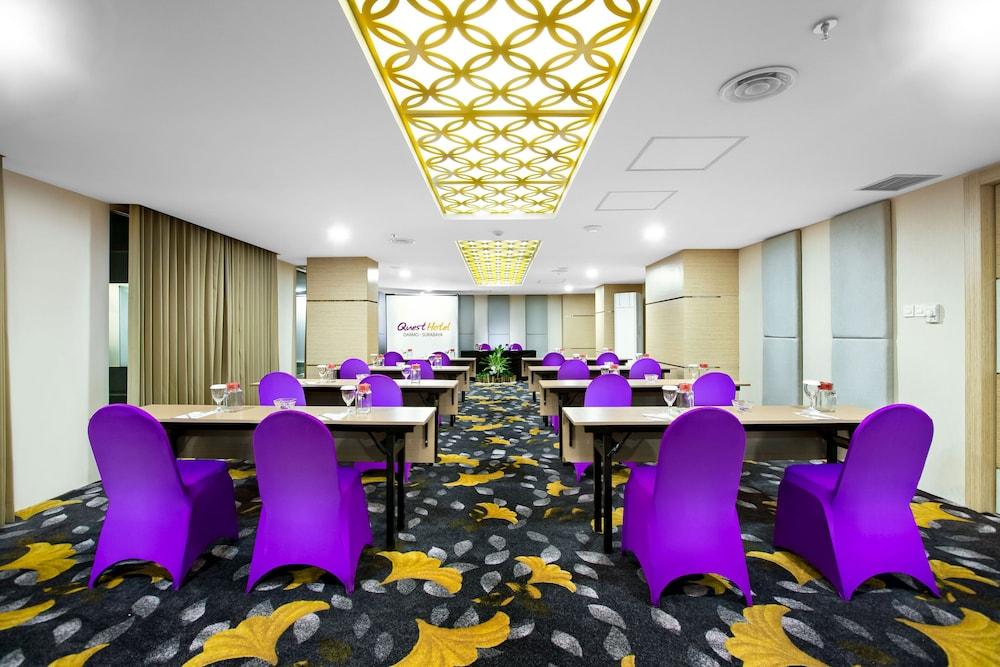 Quest Hotel Darmo - Surabaya By Aston Exteriör bild