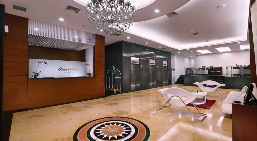 Quest Hotel Darmo - Surabaya By Aston Exteriör bild
