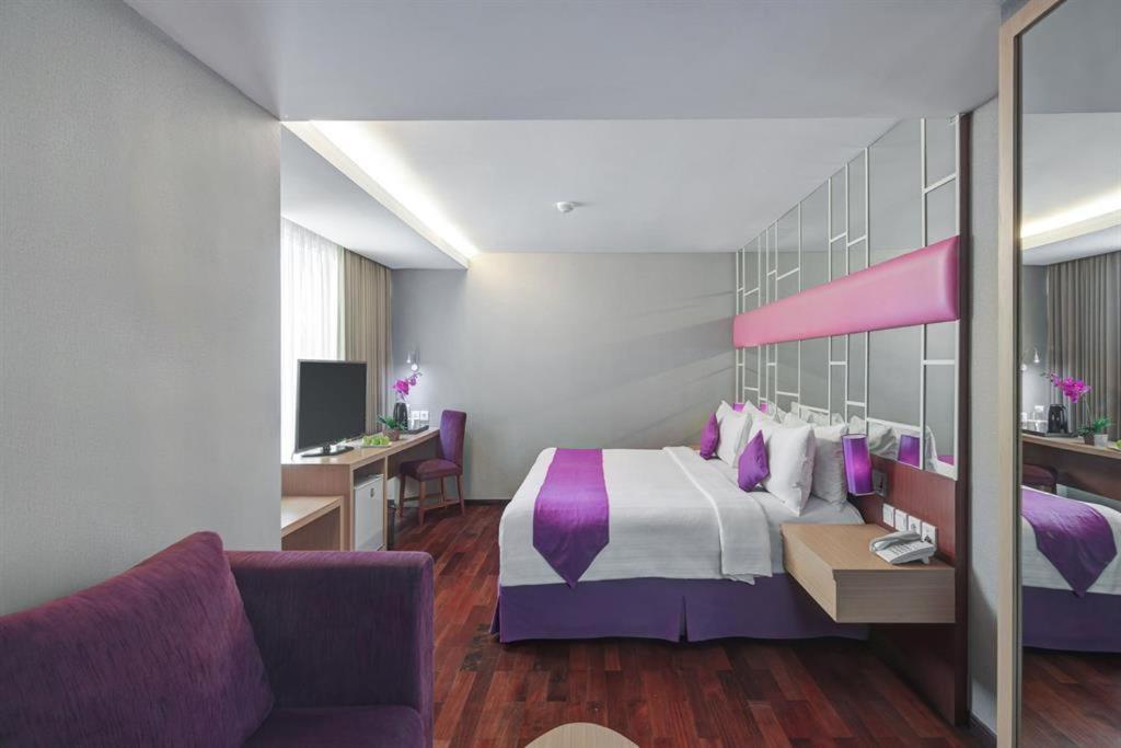 Quest Hotel Darmo - Surabaya By Aston Exteriör bild